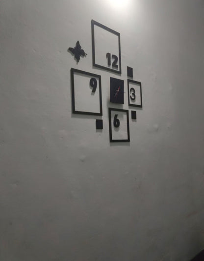 4 frames wall clock
