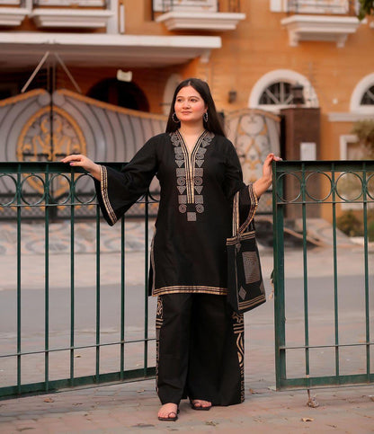 Elagent embroidered linen shirt and trouser